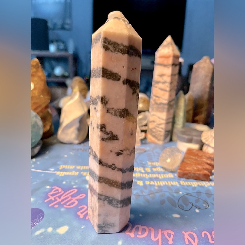 Zebra  🦓 stone tower
